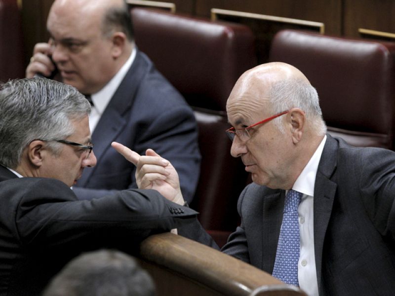 Condena unánime de los grupos de la oposición a la actitud de los controladores