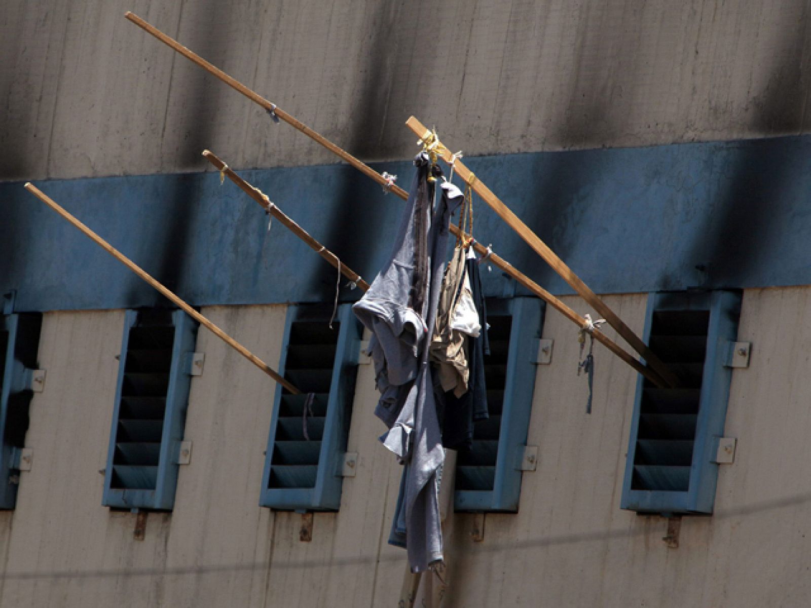 Identifican a 31 de los 81 presos muertos en el incendio de la cárcel de Santiago de Chile