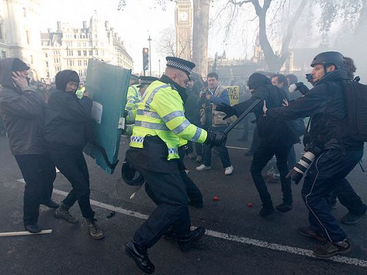  - Batalla campal en Londres