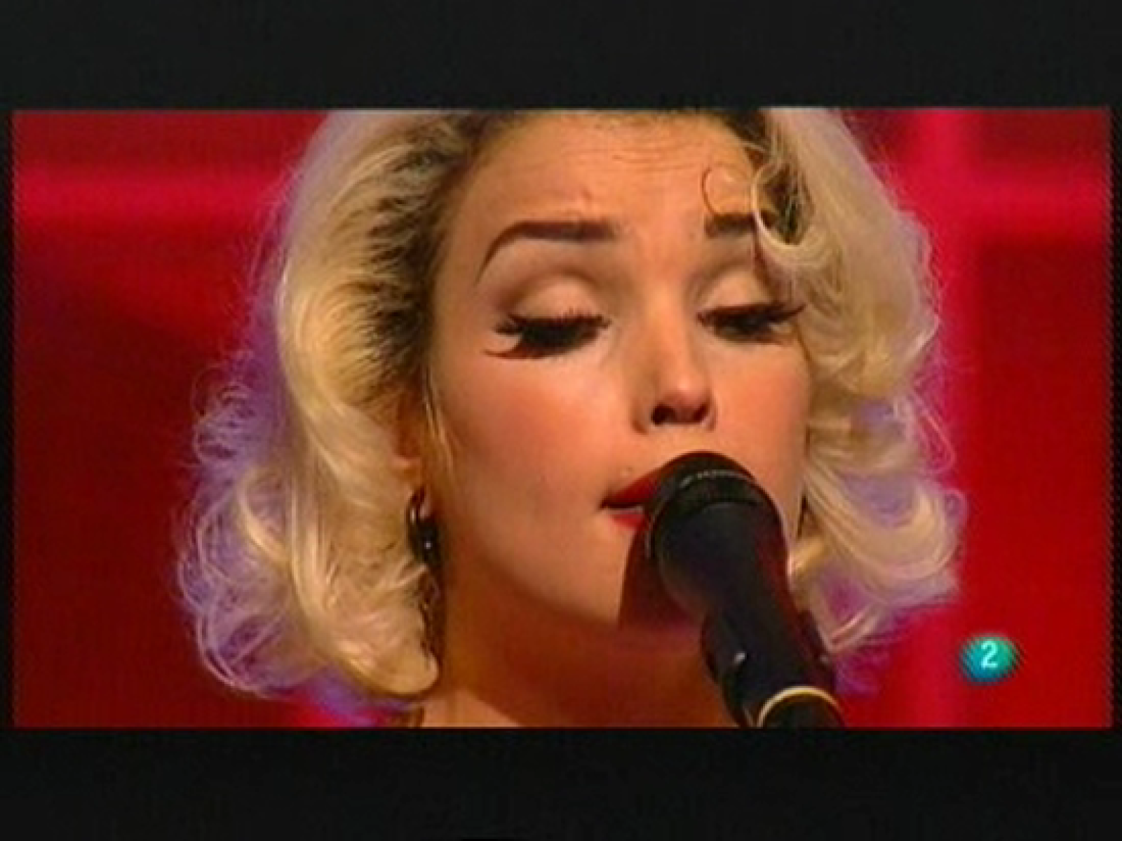 Actuación musical de Vinila von Bismark & The Lucky Dados