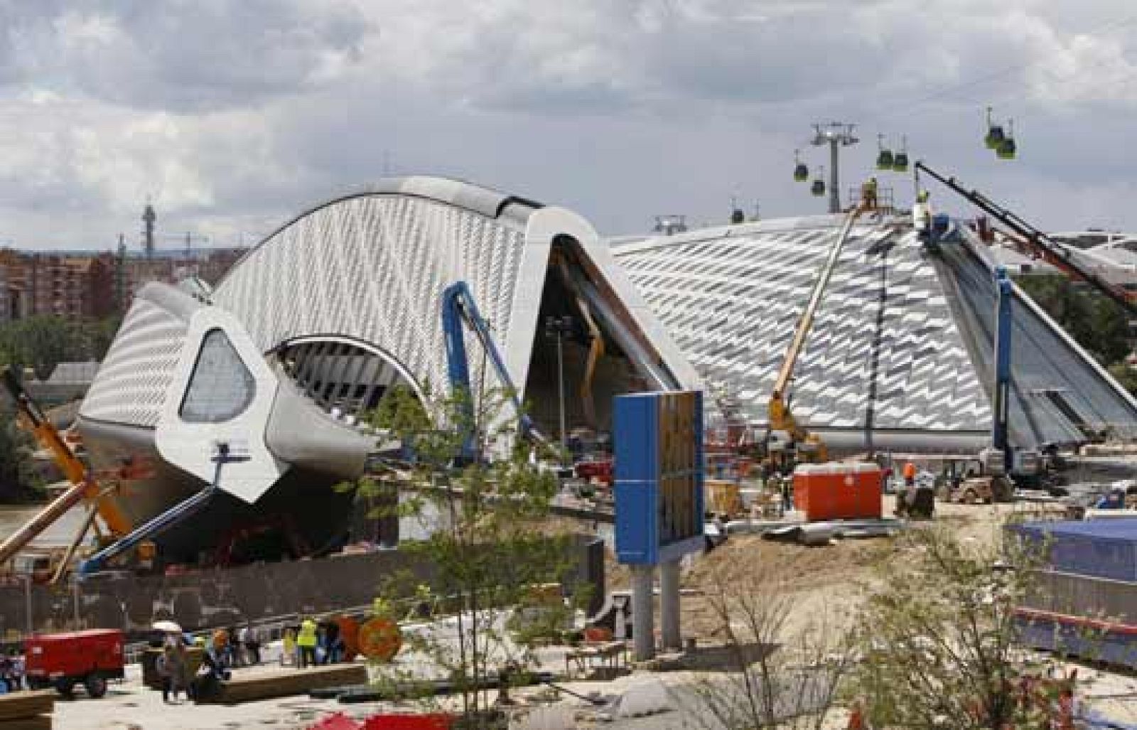 Nos colamos en los pabellones de la Expo de Zaragoza