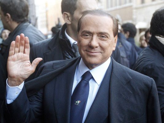 Telediario 1 - Berlusconi se juega la legislatura