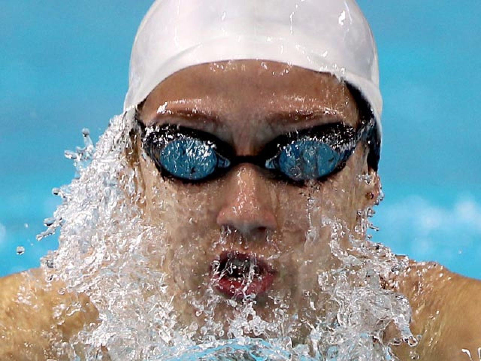 Menos de una hora después de imponerse en los 200 mariposa, la española se proclama campeona del mundo en piscina corta de los 400 metros estilos