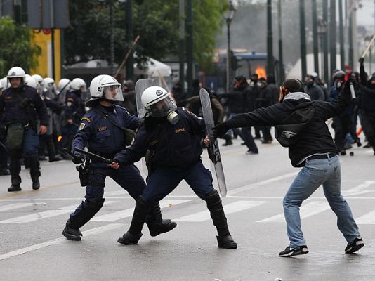 Telediario 1 - Telediario en 4' - 15/12/10