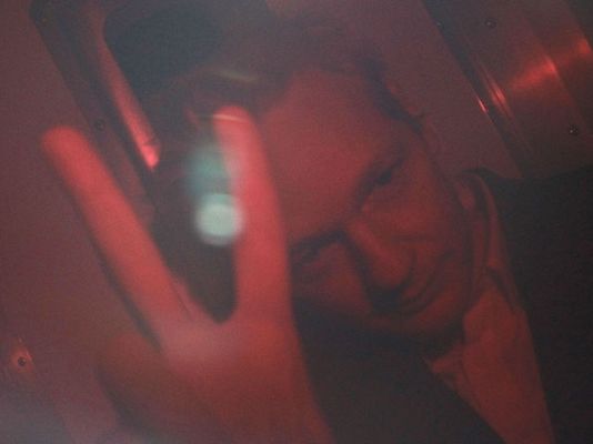 Telediario 1 - Libertad para Julian Assange