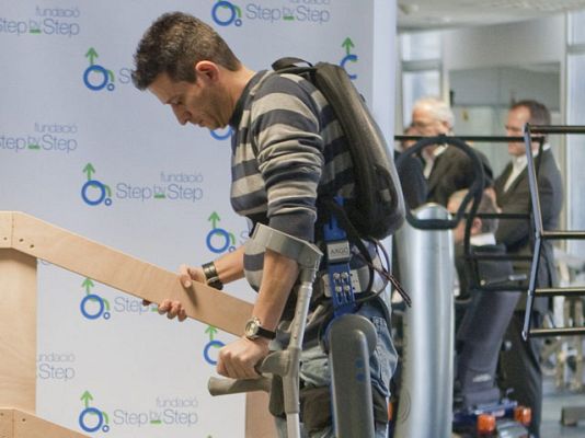 Telediario 1 - Exoesqueleto para volver a caminar