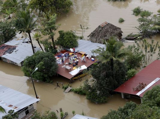 Telediario 1 - Colombia pide ayuda a Ecuador