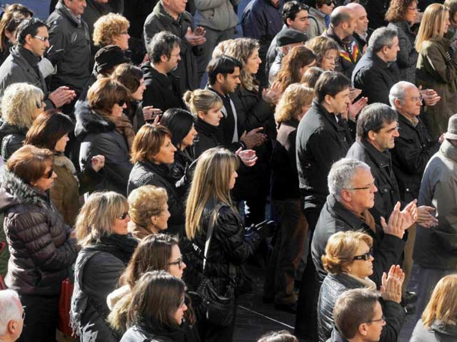 Olot muestra su rechazo al asesinato de cuatro de sus vecinos | Ver