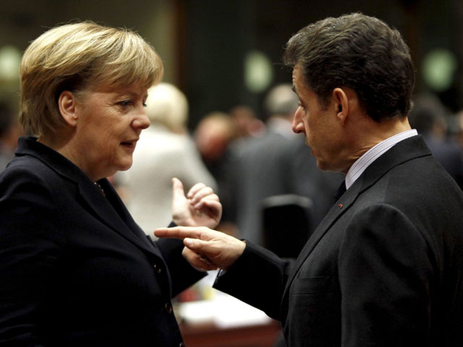 Los jefes de gobierno de los 27 han cerrado filas en torno al euro