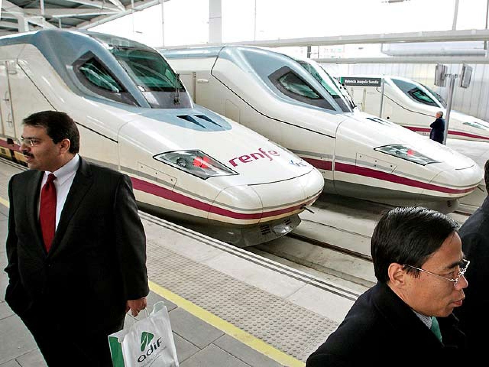 La construcción del AVE Madrid-Valencia se inició en 1997, cuando el Ministerio de Fomento encargó los primeros estudios.