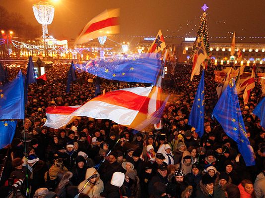 Telediario 1 - Telediario en 4' -20/12/2010