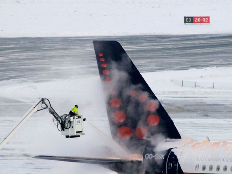 Telediario 2 en cuatro minutos - 20/12/10 | Ver