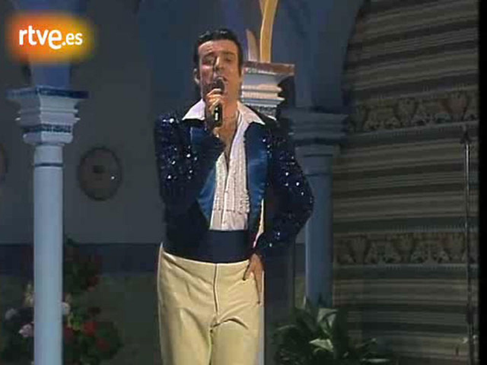 Martes y Trece: "maricón de España"