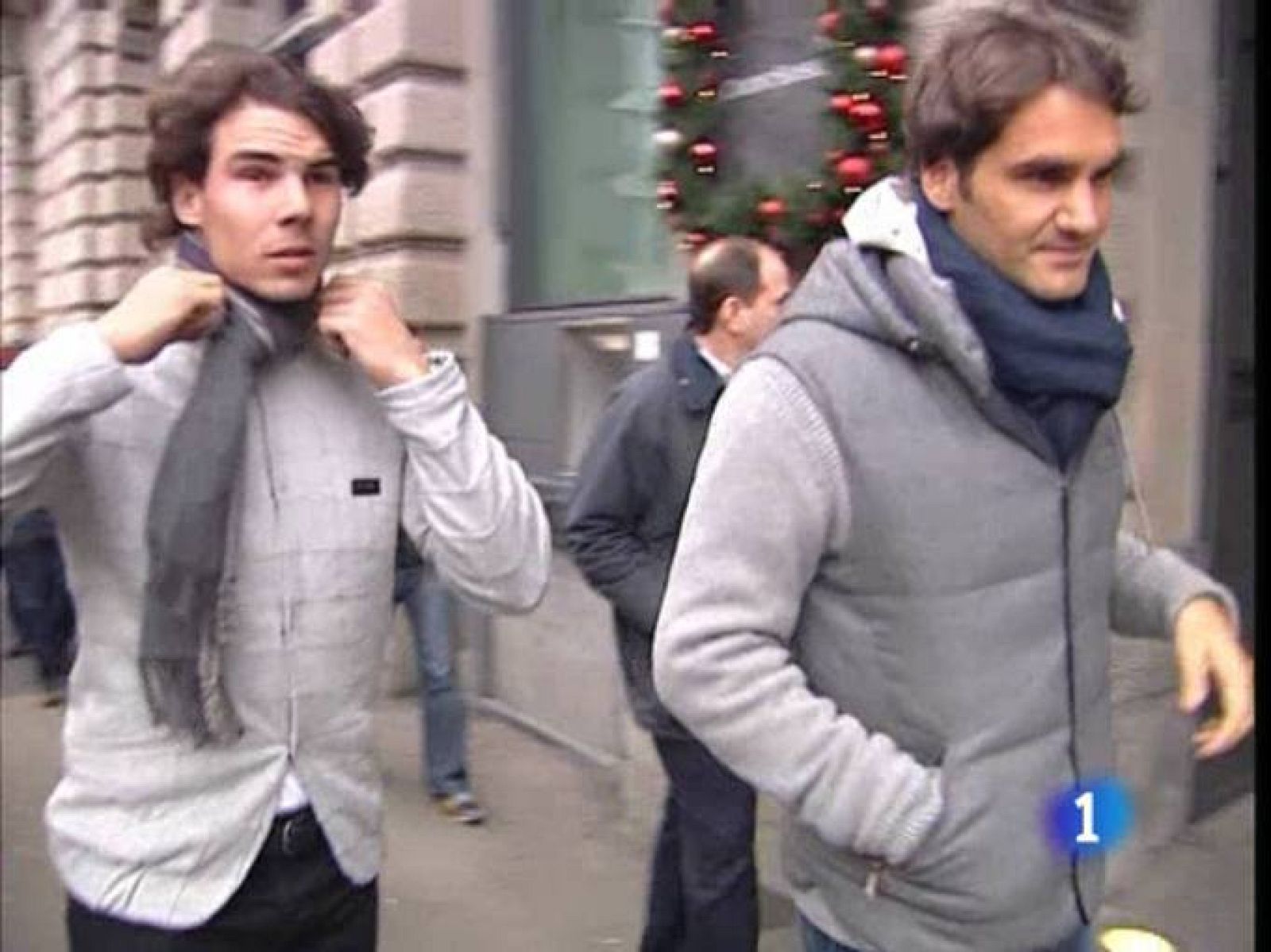 Se juega en Zúrich, el primero de los dos partidos benéficos que enfrentarán a Rafa Nadal y a Roger Federer en 24 horas. Una cumbre tenística mundial para que el nº1 y el 2 del mundo recauden dinero para sus respectivas causas.