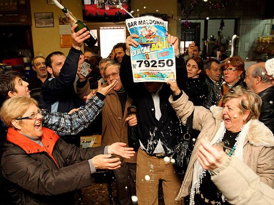Lotería de Navidad - Alegría en Cataluña por el Gordo