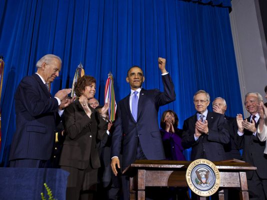  - Obama deroga la ley que prohibía a los homosexuales servir en el Ejército