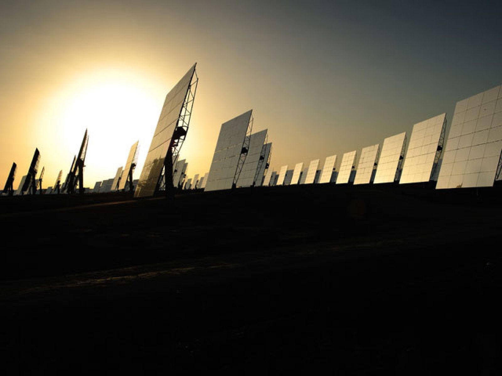 El Gobierno recorta las primas a las energías renovables | Ver