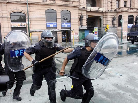 - Graves incidentes en la principal estación de trenes de Buenos Aires tras una protesta laboral