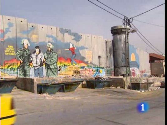 Telediario 1 - Miles de personas visitan Belén