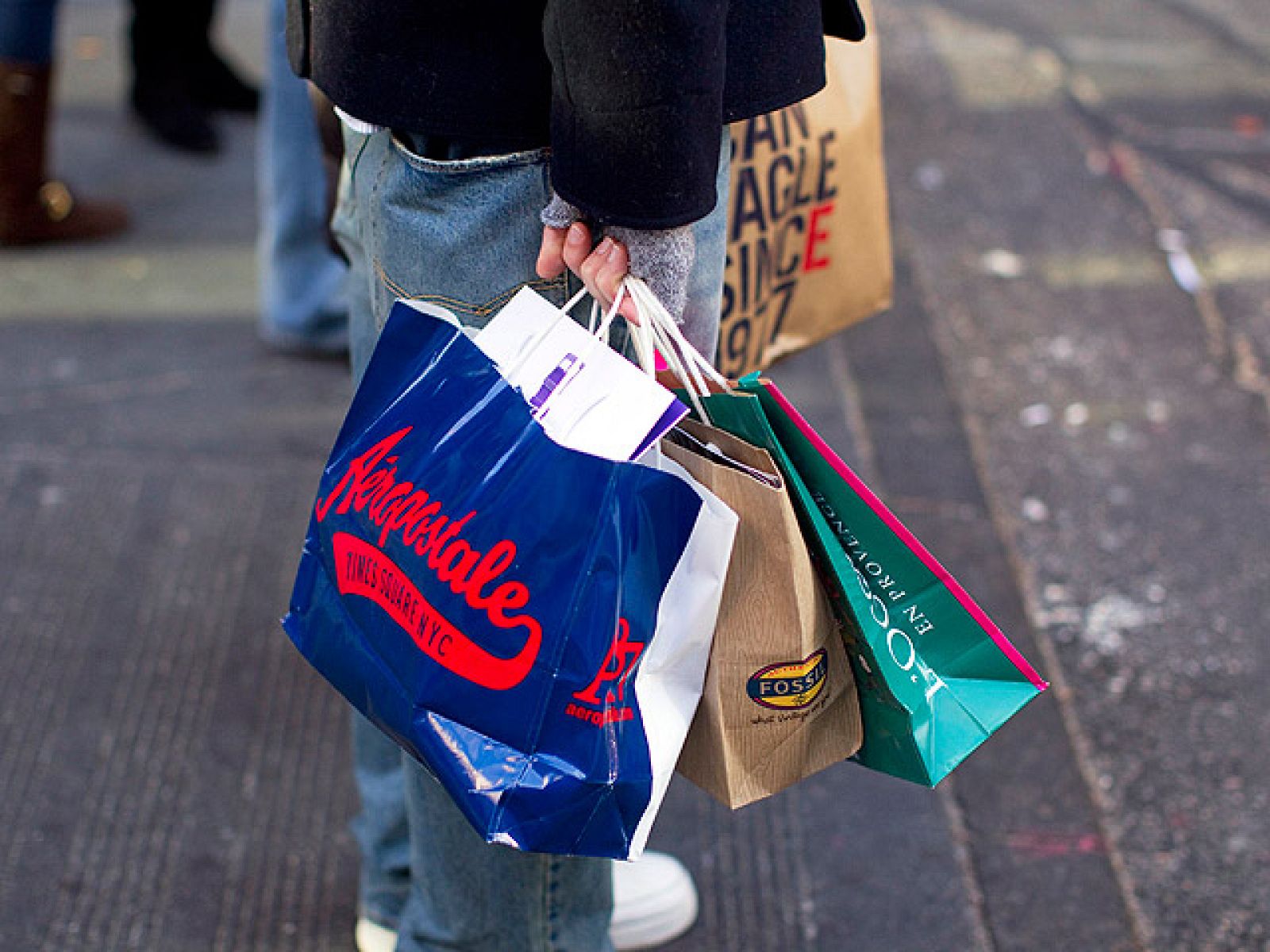 Menos contrataciones navideñas que el año pasado