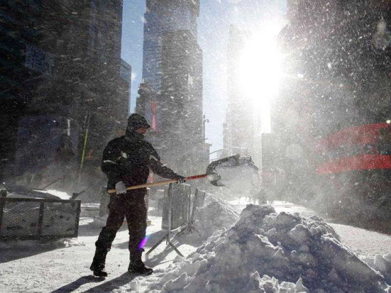 Telediario 2 en cuatro minutos - 27/12/10 | Ver