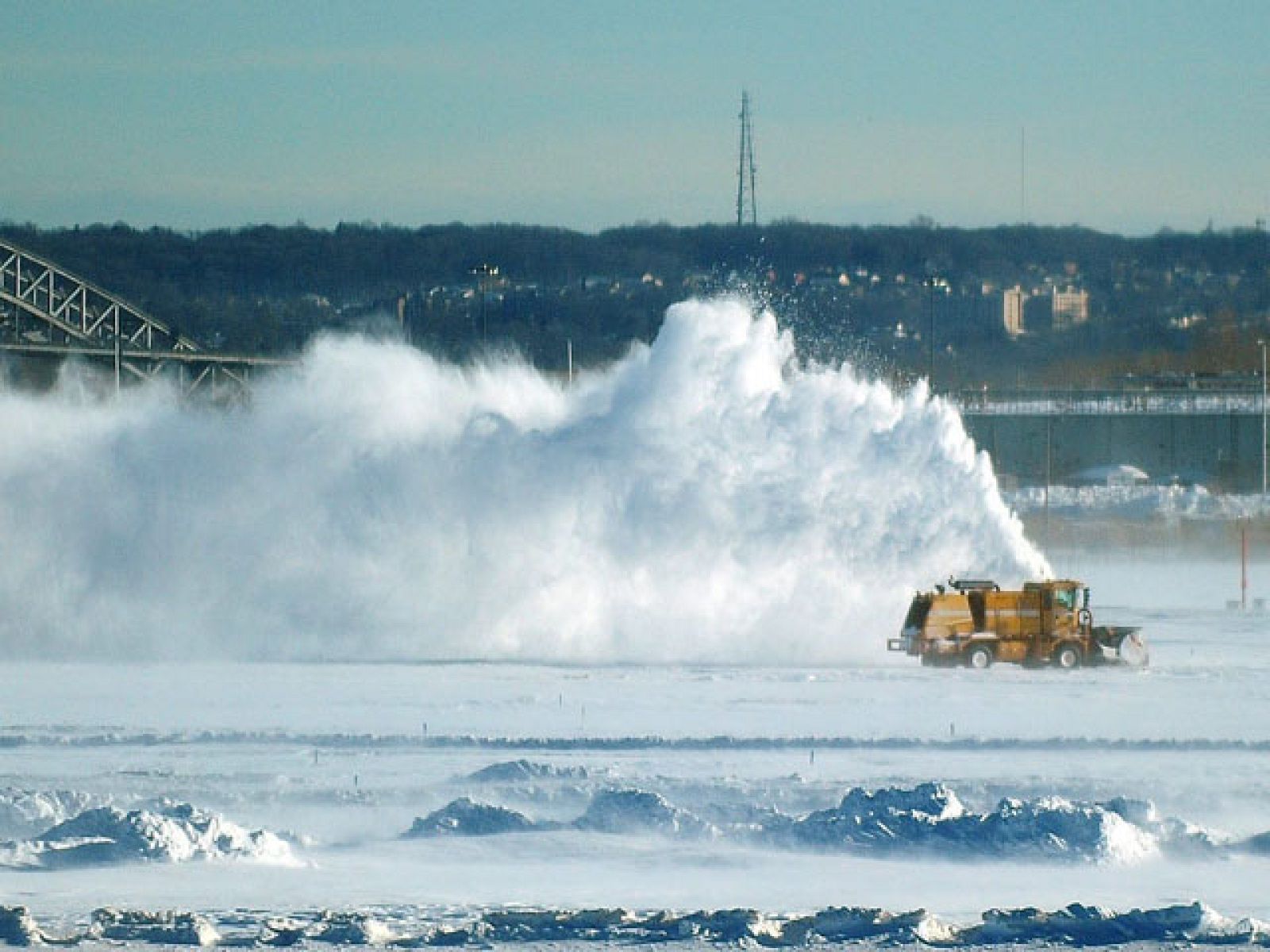 La costa atlántica de los Estados Unidos vuelve poco a poco a la normalidad