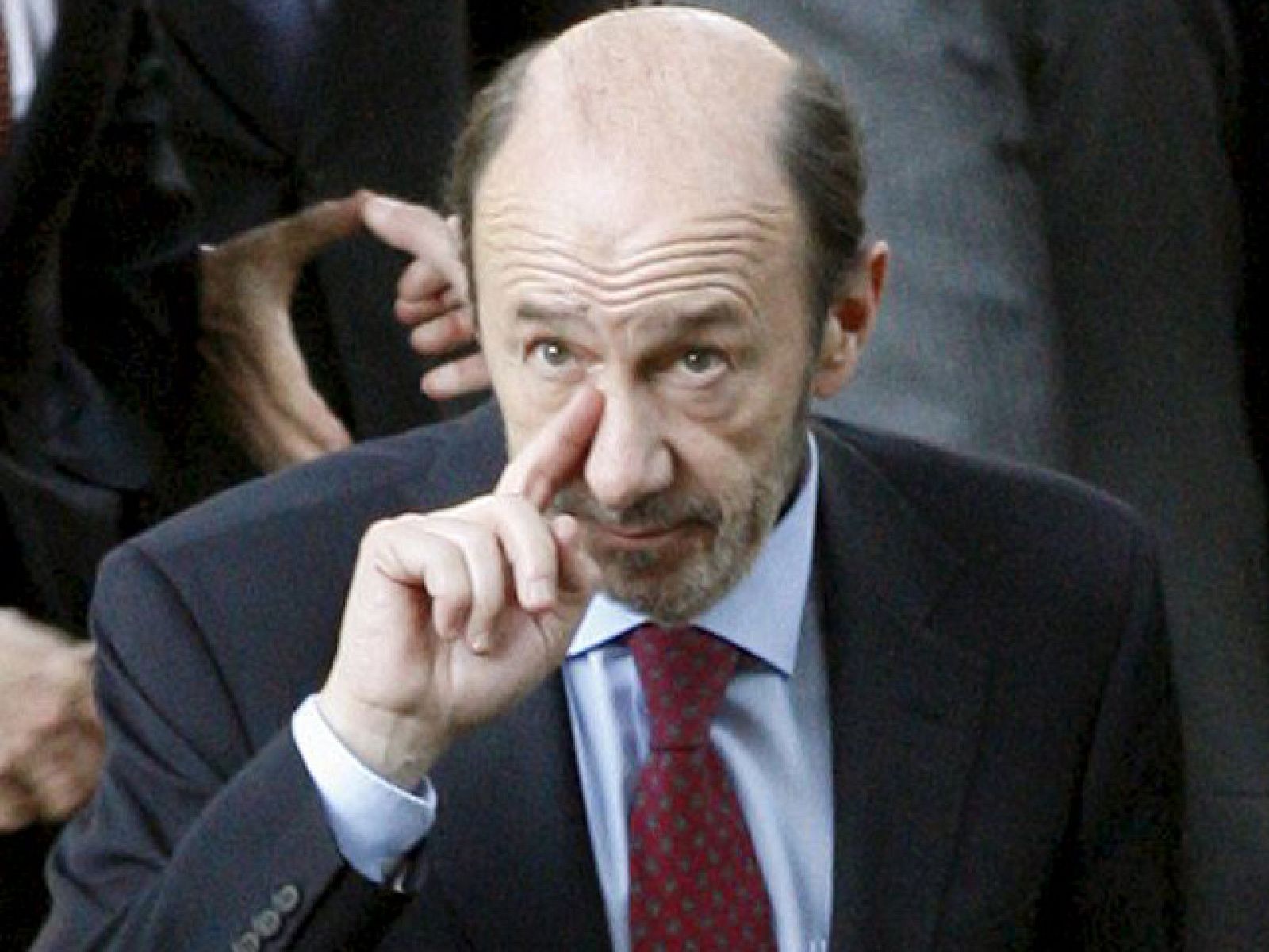 Rubalcaba sobre la entrevista de Otegi: "Si ETA está preparada para dejar la violencia, que la deje" | Ver