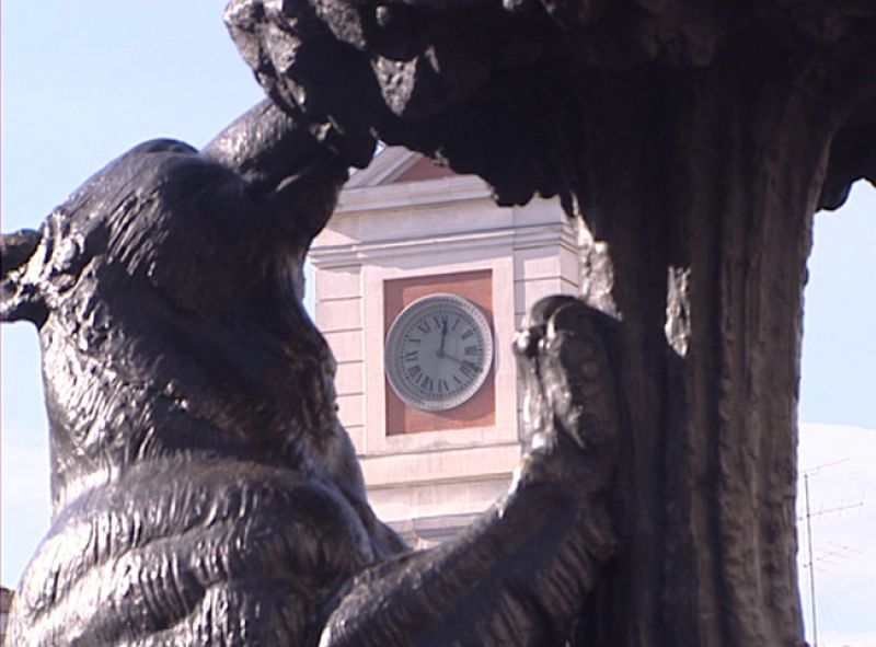 Hay dos cosas que nunca faltan en un final de año en España: las campanadas y las uvas