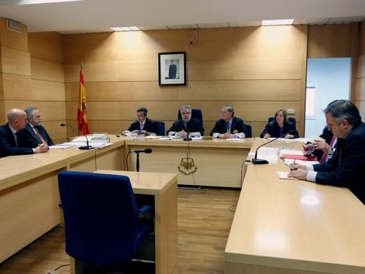 Telediario 1 - La jornada de Liga sigue en el aire