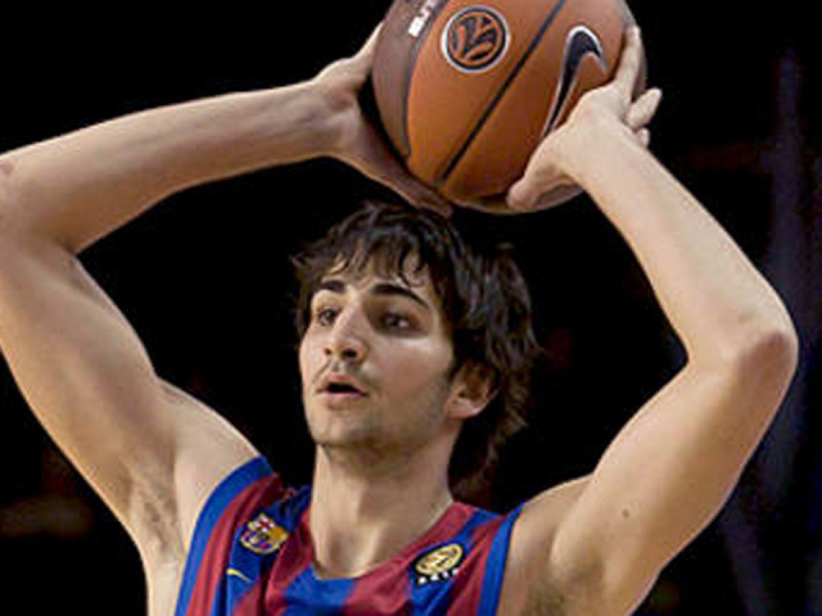 Barcelona y Real Madrid despiden el año en la ACB con el partido más esperado de la temporada, en un nuevo choque entre los dos equipos más potentes del campeonato y con el liderato en juego.