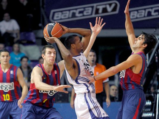 Telediario 1 - El Barça destroza al Madrid 95-75