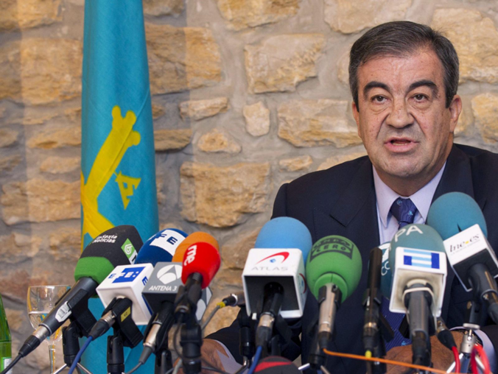 Cascos arremete contra Génova y se muestra disponible a encabezar una alternativa