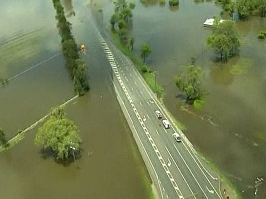 Telediario 1 - Australia, bajo las aguas