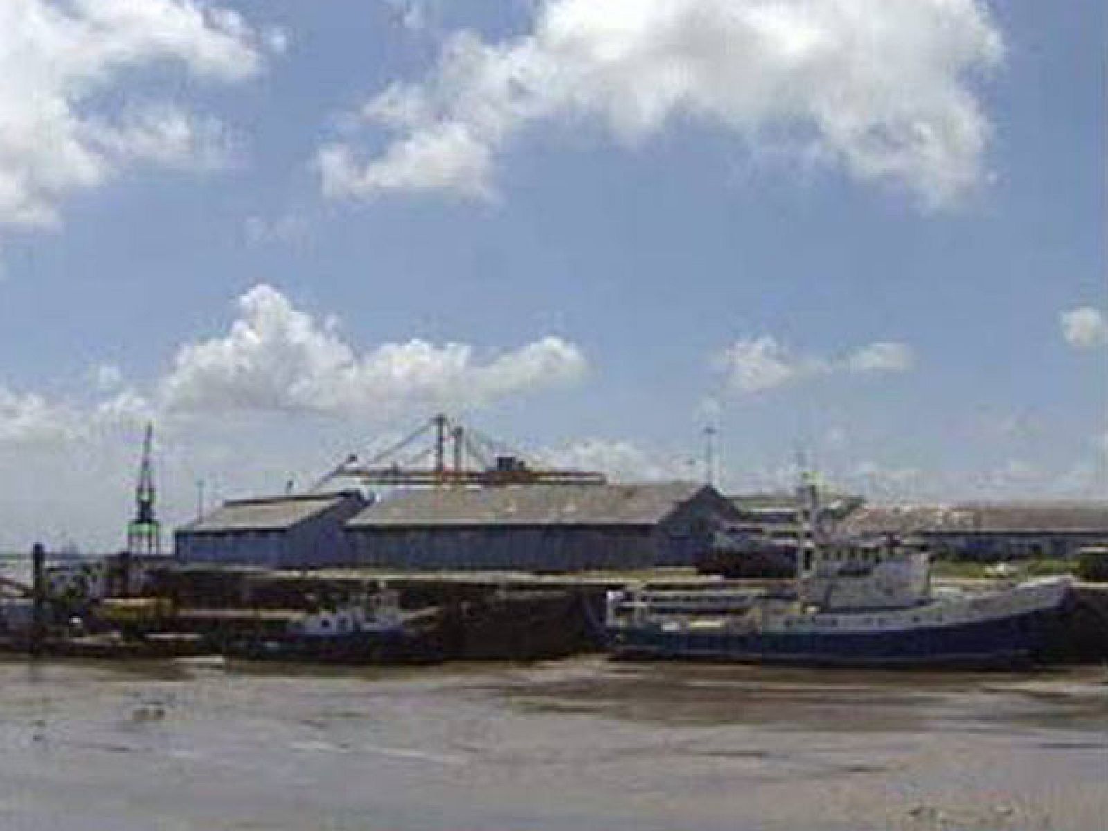 El barco secuestrado en Mozambique con dos españoles está localizado pero no responde a las llamadas | Ver