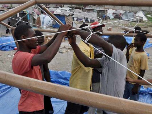 Telediario 1 - Aniversario de la tragedia haitiana