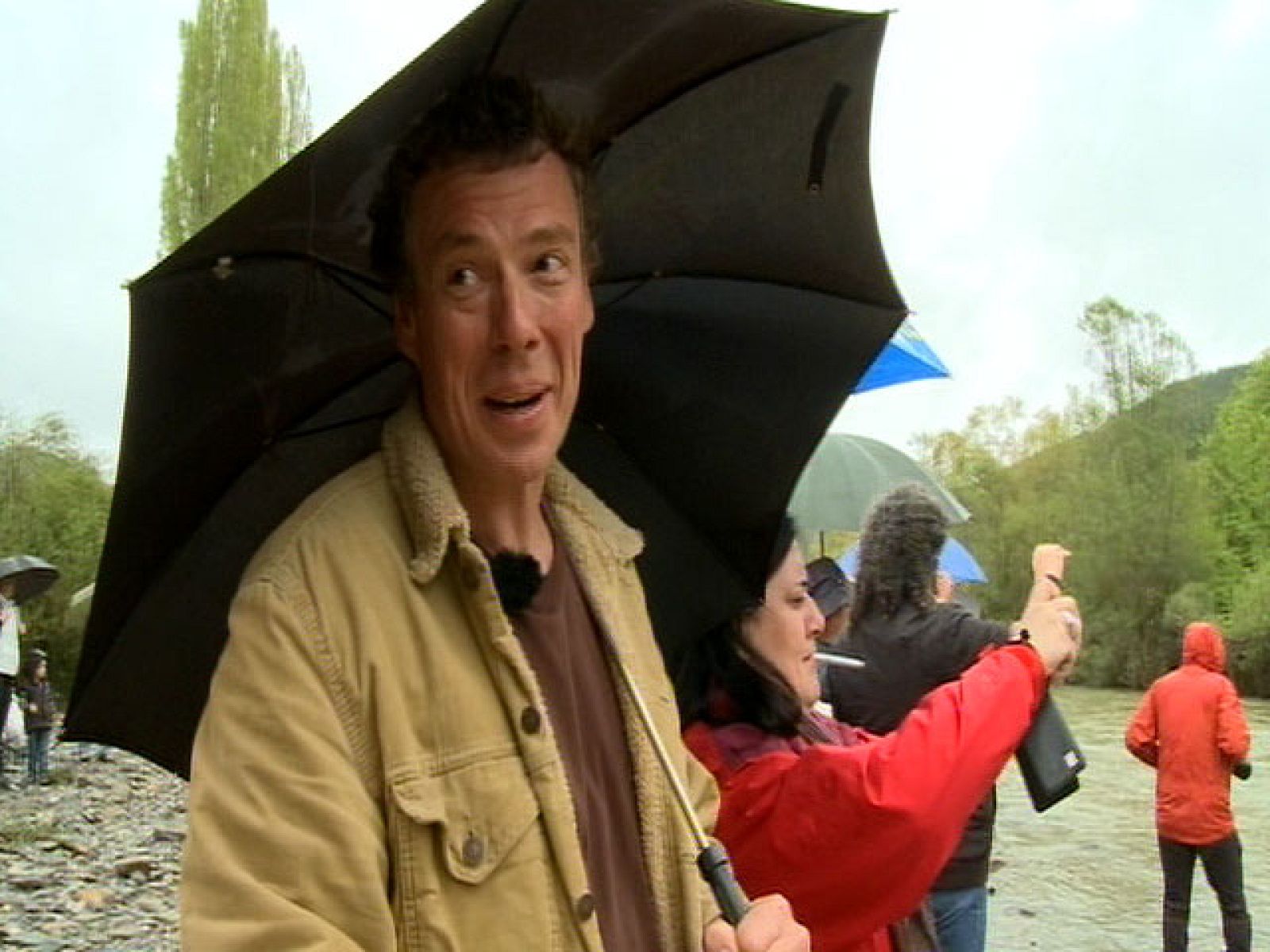 Destino: Navarra, Simon Hall