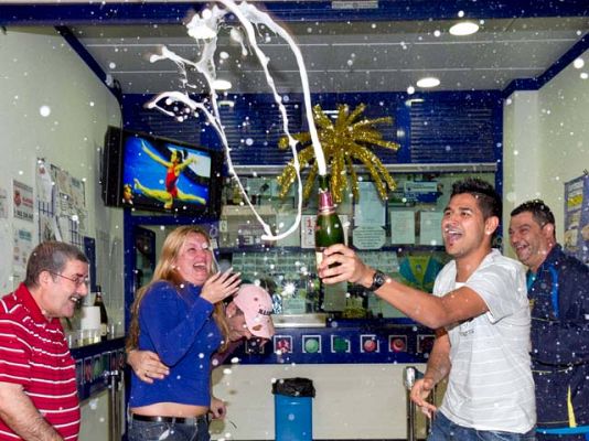 Telediario 1 - 11.833, segundo premio de el Niño