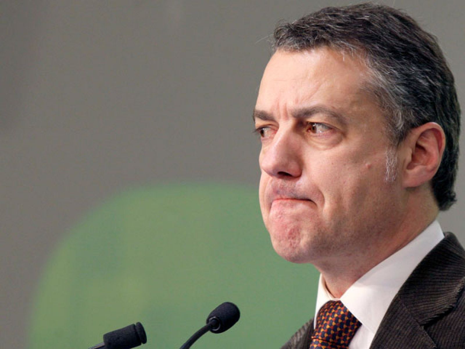 Urkullu: "El PNV considera que el único esfuerzo que ETA ha de hacer es el de desaparecer" | Ver