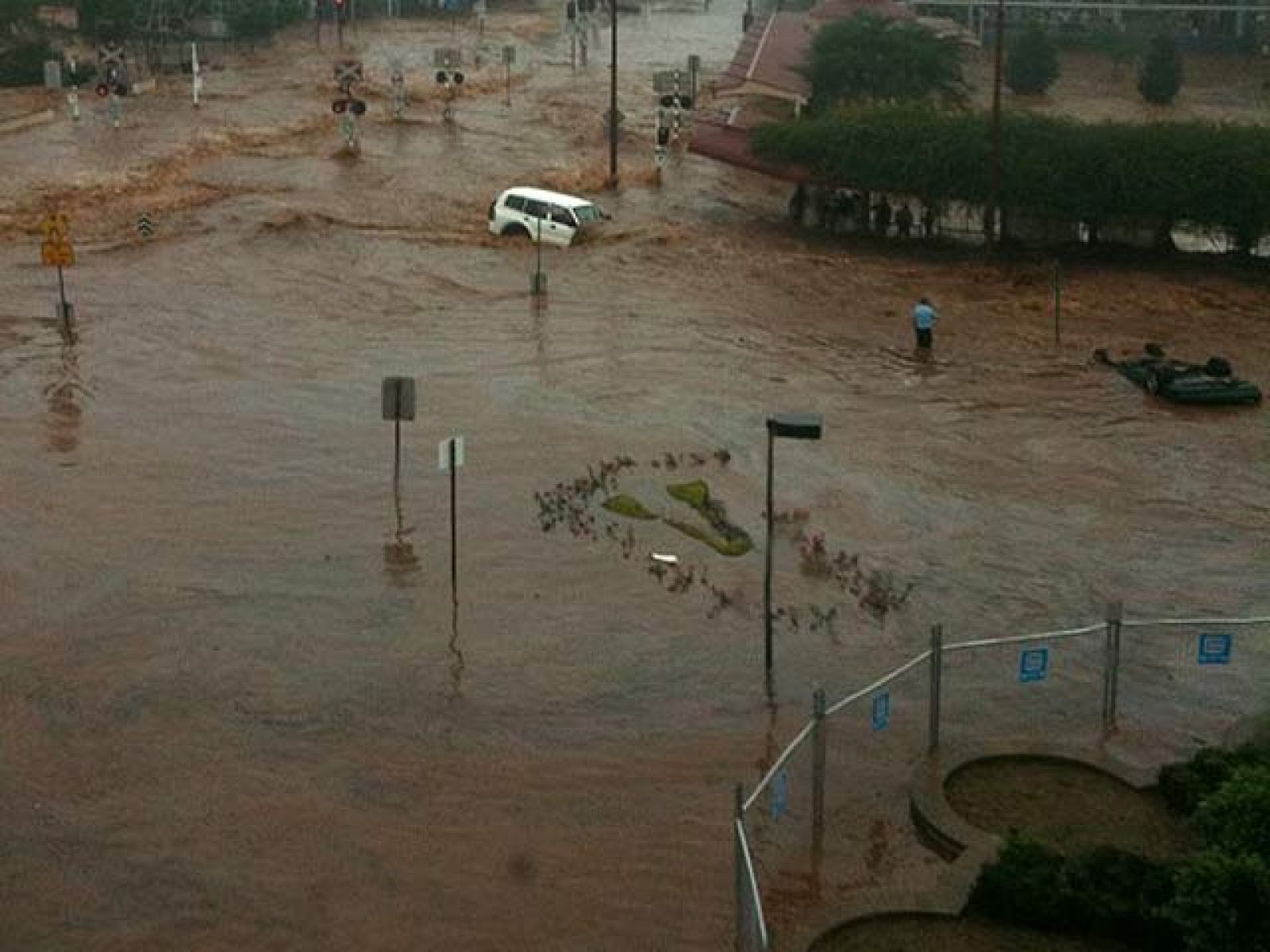 Al menos nueve personas han muerto y más de 60 están desaparecidas en las inundaciones de Australia | Ver
