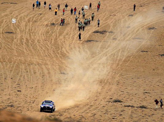 Dakar - Sainz y Al Attiyah, combate al rojo vivo