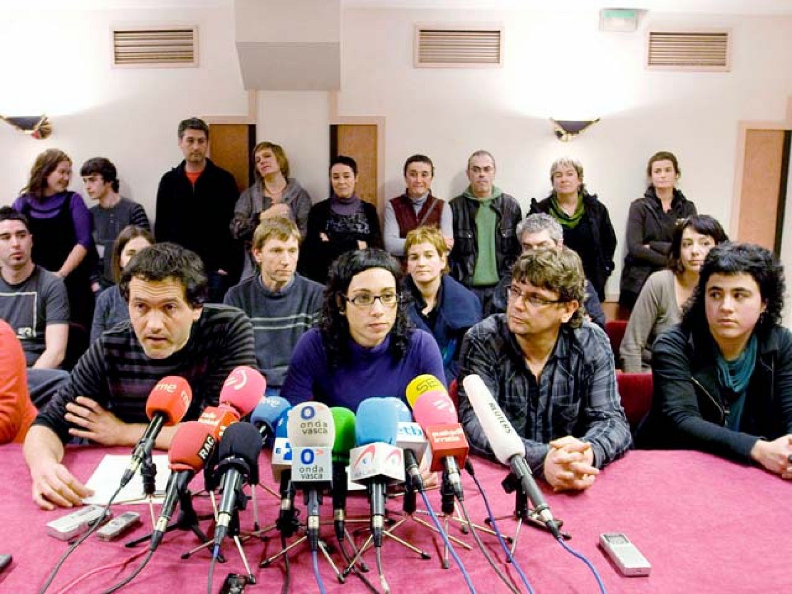 ¿Qué pasos darán ETA y la ilegalizada Batasuna tras el anuncio de alto el fuego? | Ver