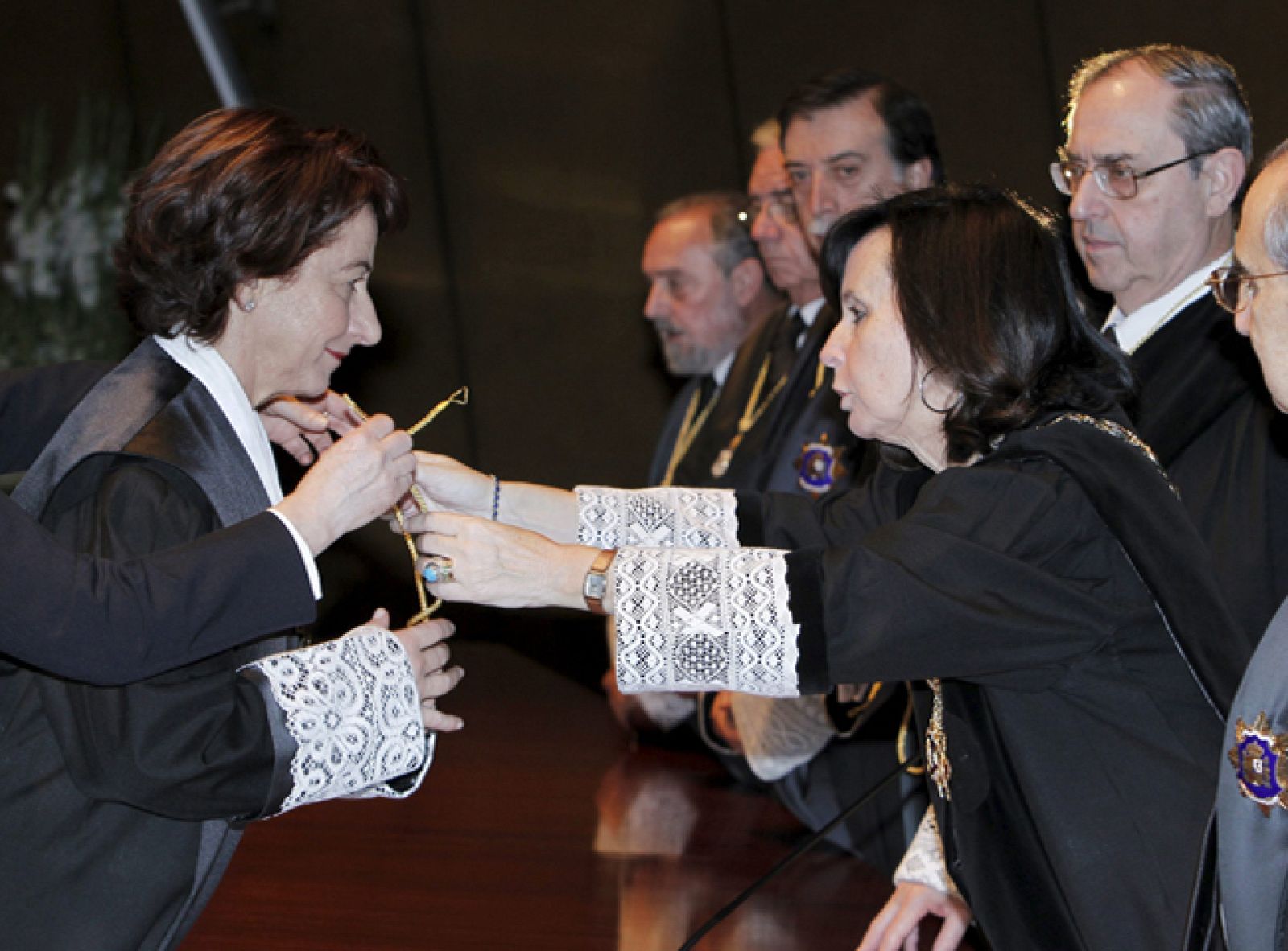 Toman posesión, con tres años de retraso, los nuevos magistrados del Tribunal Constitucional