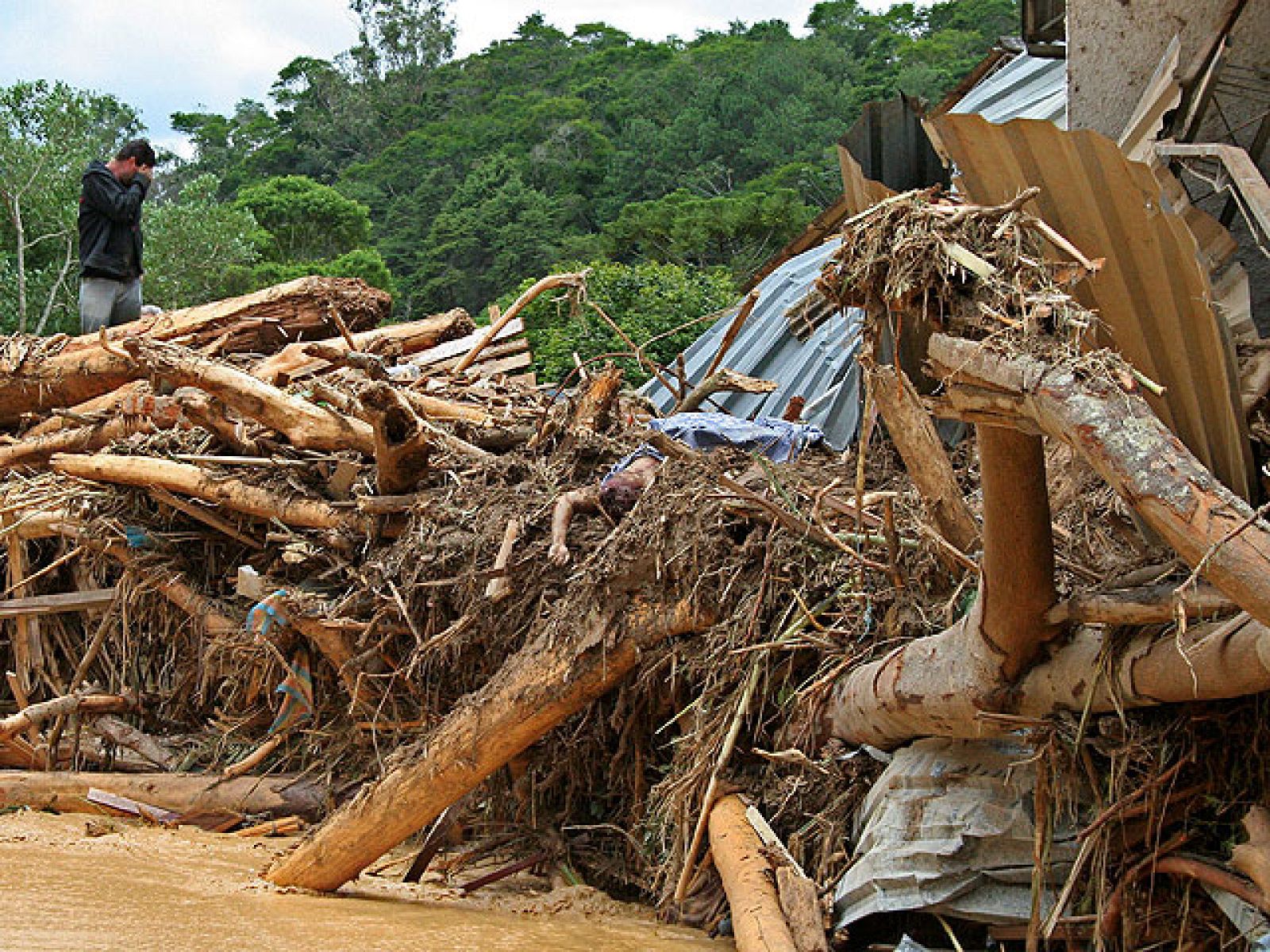 Telediario Matinal en cuatro minutos - 13/01/11 | Ver