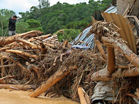Telediario 1 - Telediario Matinal en 4' - 13/01/11