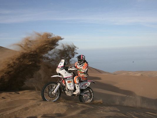 Dakar - Laia se divierte en el Dakar