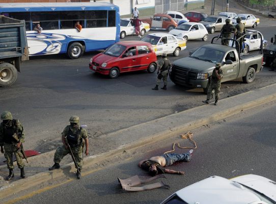Telediario 1 - Extrema violencia en México