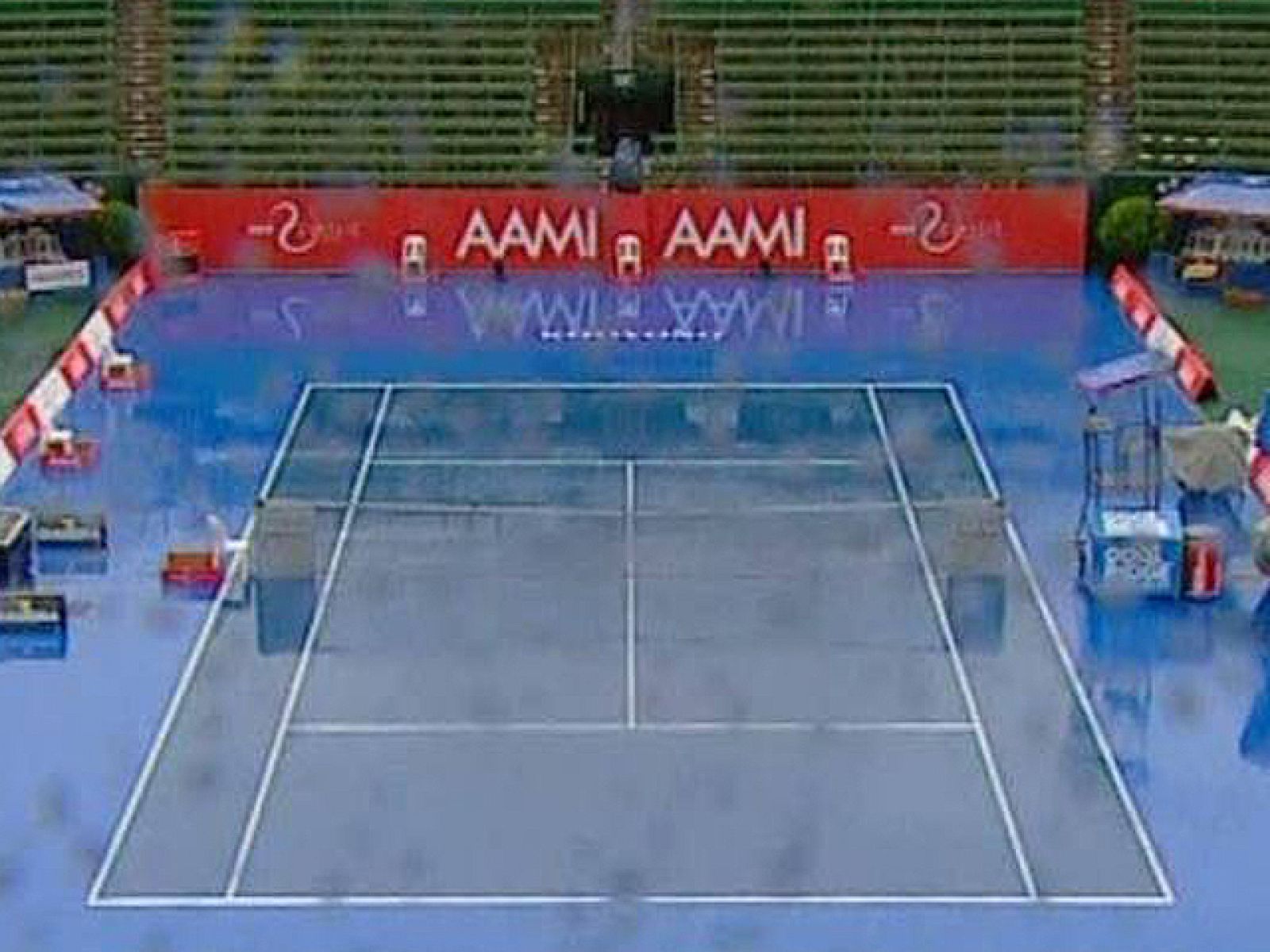 El mal tiempo ha obligado a suspender los partidos de clasificación del Abierto de Australia, que deberían haberse empezado a disputar estos días. Las grandes figuras de la competición ya se han comprometido a jugar partidos benéficos para recaudar d