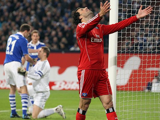  - 'Van Gol' marca mientras negocia