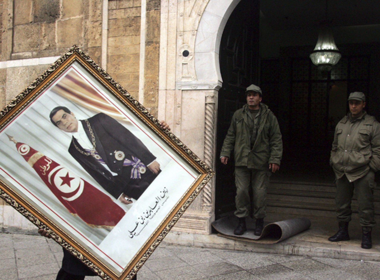 Telediario 1 en cuatro minutos - 17/01/11
