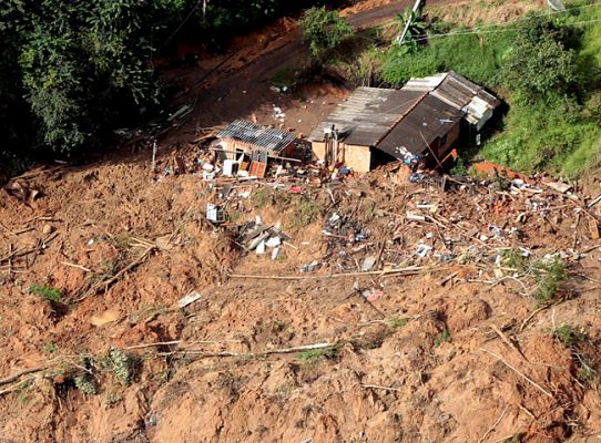 Telediario 1 - Ya se han recuperado 634 cadáveres